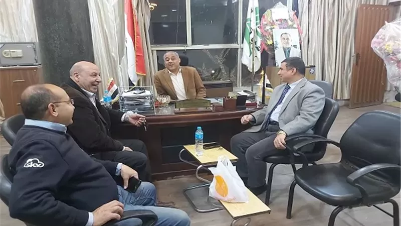 رئيس جامعة أسيوط الجديدة التكنولوجية يهنئ نقيب مهندسي أسيوط