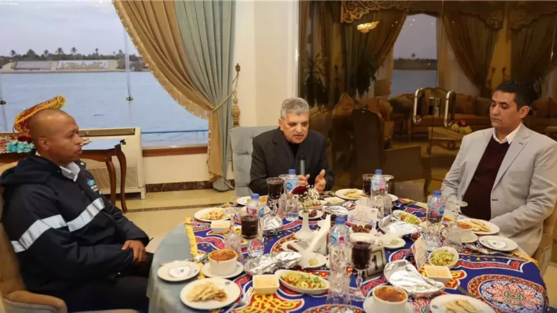 الفريق ربيع يشهد حفل الإفطار السنوي للعاملين بهيئة قناة السويس
