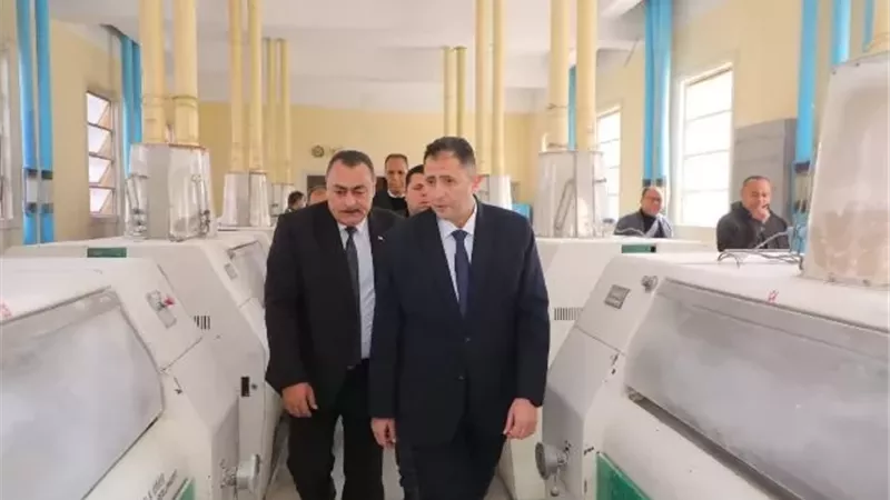 محافظ دمياط يتفقد مطحن السادات بالسيالة