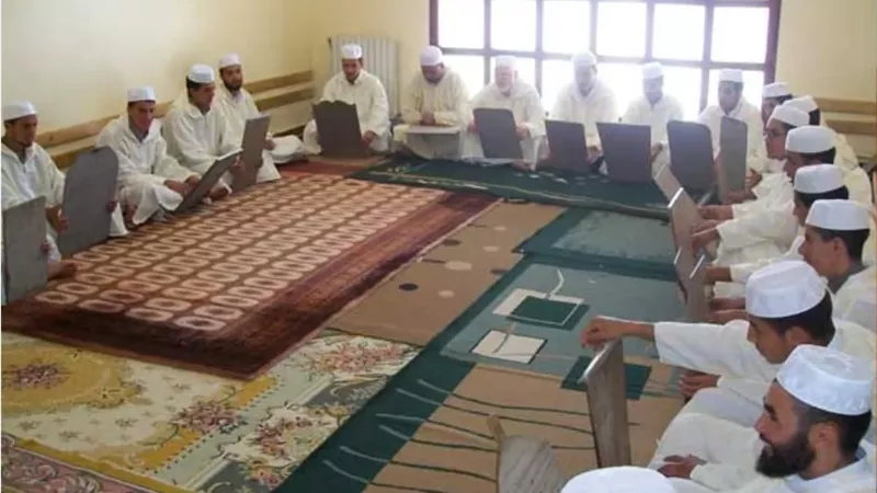 بيان حكم الاجتماع لسماع تلاوة القرآن الكريم في ليالي رمضان