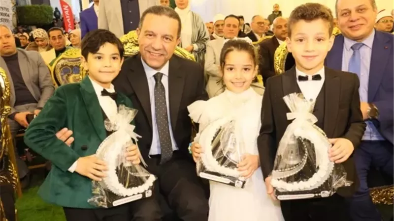 محافظ المنوفية يشهد حفل تكريم حفظة القرآن الكريم بمدرسة المساعي