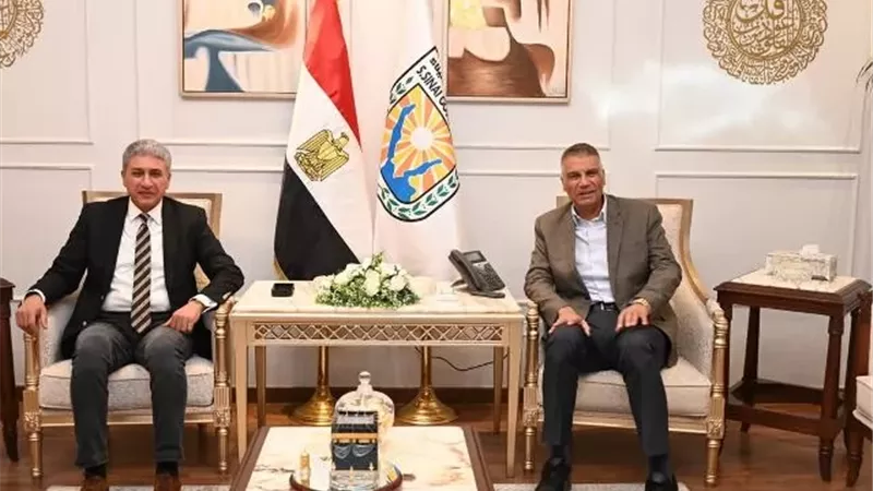 محافظ جنوب سيناء يبحث مع وزير السياحة والآثار سبل تنشيط السياحة