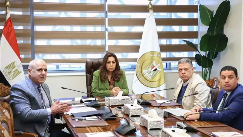 منال عوض تتابع الموقف التنفيذي لمنظومة التصالح على مخالفات البناء