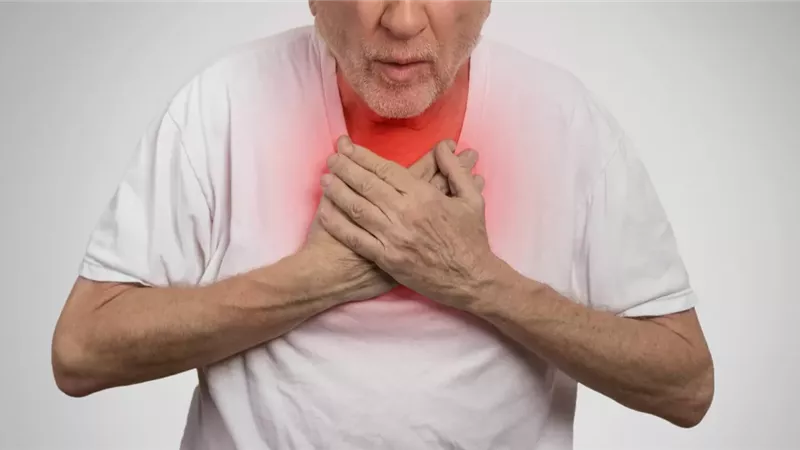 حكم إفطار الصائم بسبب شرقة النَّفَس أو الغُصَّة (الزغطة)