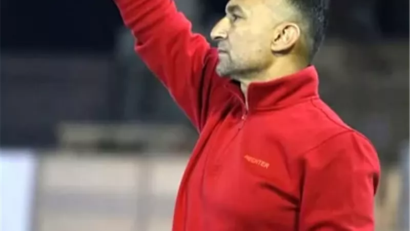مصطفى عبدة يقرر الرحيل عن المنصورة بعد الخسارة أمام اسوان