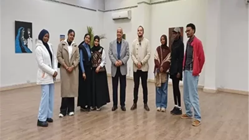 جامعة العاصمة تفتتح المعرض الفنى الأول للطلاب الوافدين