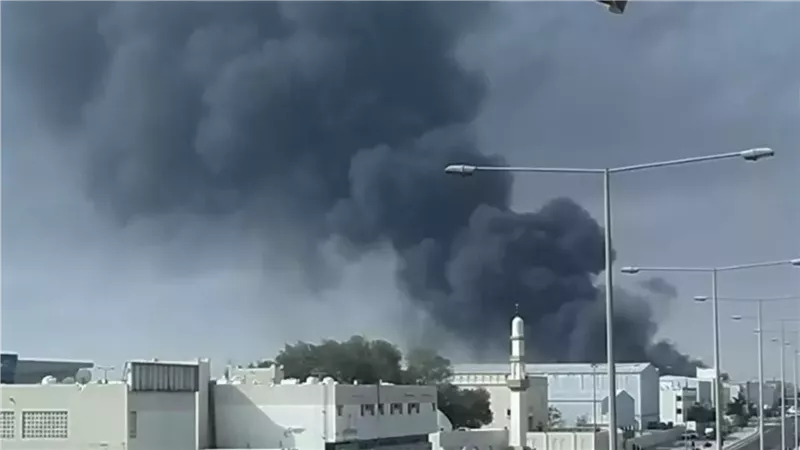 الداخلية القطرية: حريق محدود في المنطقة الصناعية نتيجة سقوط شظايا صاروخ