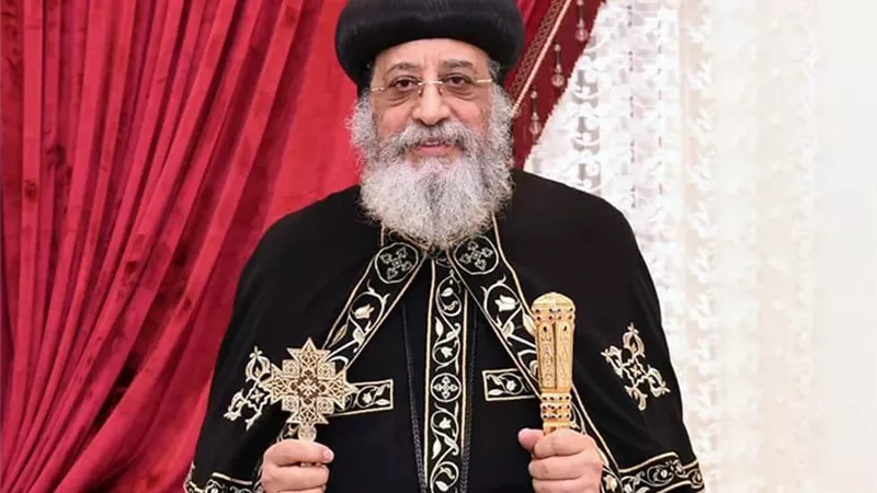 البابا تواضروس يهنئ الأقباط بعيد الصليب