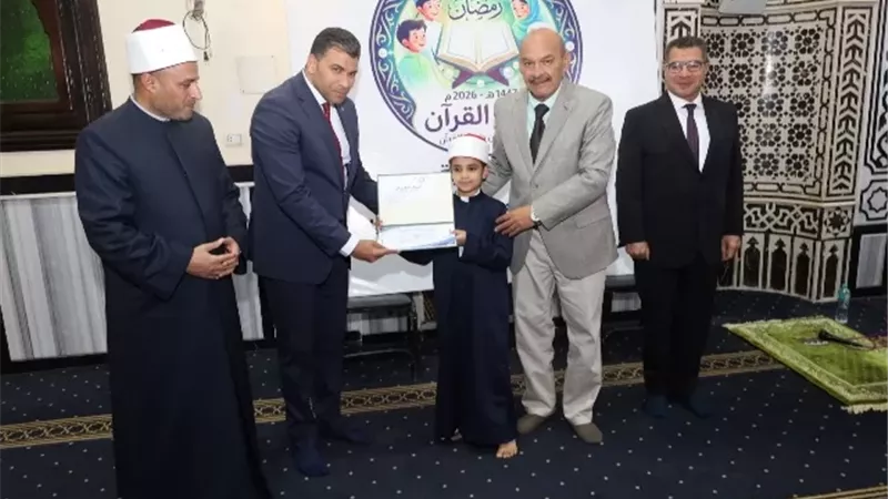محافظ السويس يشهد تسليم شهادات التقدير في مبادرة 