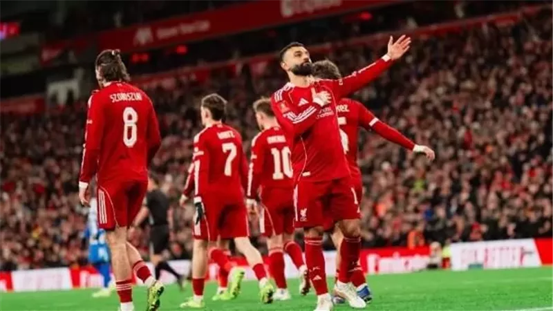 3 أسيست وهدف..تألق صلاح مع ليفربول أمام جالطة سراي