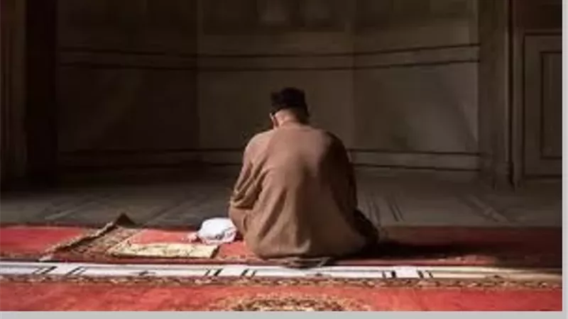 هل استخدام الهاتف المحمول يُفسد الاعتكاف ؟