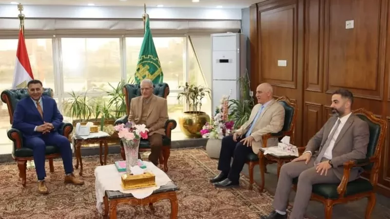 محافظ القليوبية يبحث مع نقابة الأطباء تطوير المنظومة الصحية