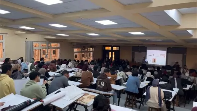 الفنون التطبيقية بالمصرية الروسية تنظم ورشةالأثاث بين التصميم والتنفيذ