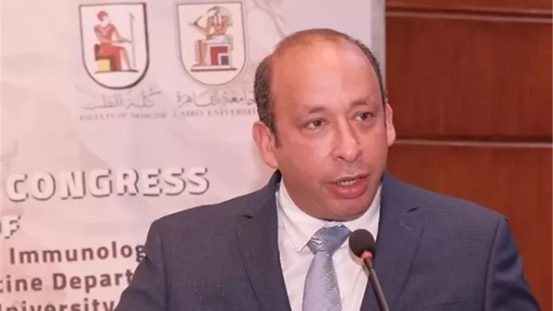 عميد طب قصر العيني يتابع جاهزية المستشفيات خلال عيد الفطر المبارك