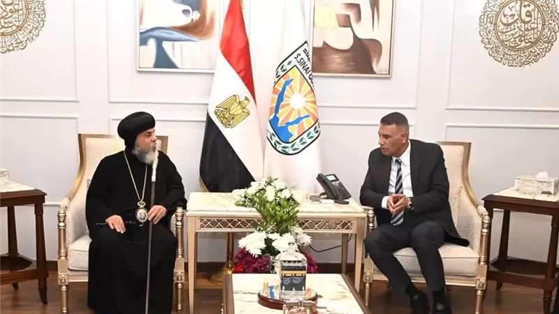 محافظ جنوب سيناء يستقبل الأنبا أبولو لتهنئته بعيد الفطر المبارك