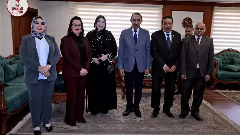 محافظ سوهاج يستقبل المهنئين بعيد الفطر المبارك
