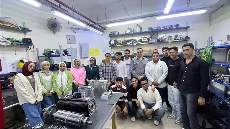 وزير التعليم العالي يستعرض تقريرًا حول أداء الجامعات التكنولوجية