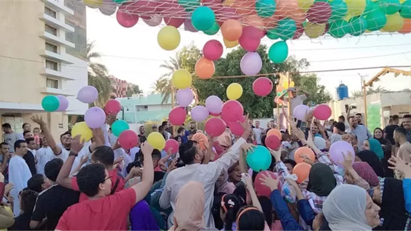 المصريون يصنعون البهجة رغم التحديات ولمّة الأسرة تتصدر المشهد