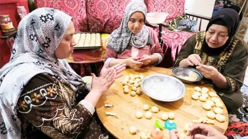 الكحك بين البيت والمحل.. حيرة المصريين مع غلاء الأسعار