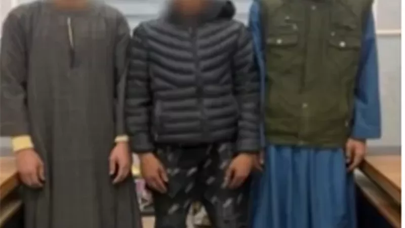 القبض على 3 بأسيوط عاكسوا فتاة وأطلقوا النار في الهواء