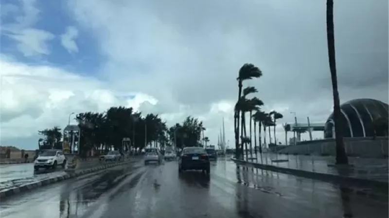 طقس غير مستقر..أجواء باردة صباحًا ودافئة نهارًا مع رياح محملة بالأتربة