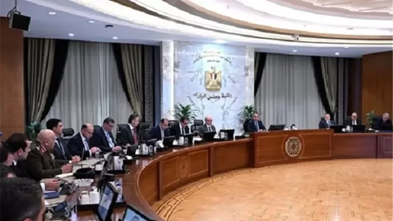 رئيس الوزراء يترأس اجتماع اللجنة المركزية لإدارة الأزمات
