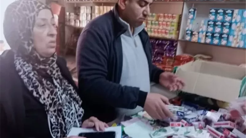 تموين القليوبية:ضبط413علبة سجائر مهربة ويحرر عدة مخالفات بالخانكة