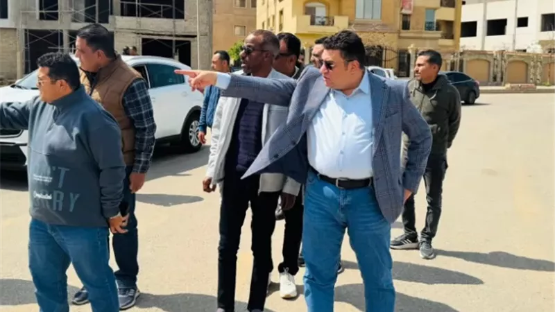 رئيس جهاز القاهرة الجديدة يقود حملة نظافة بامتداد غرب الجولف