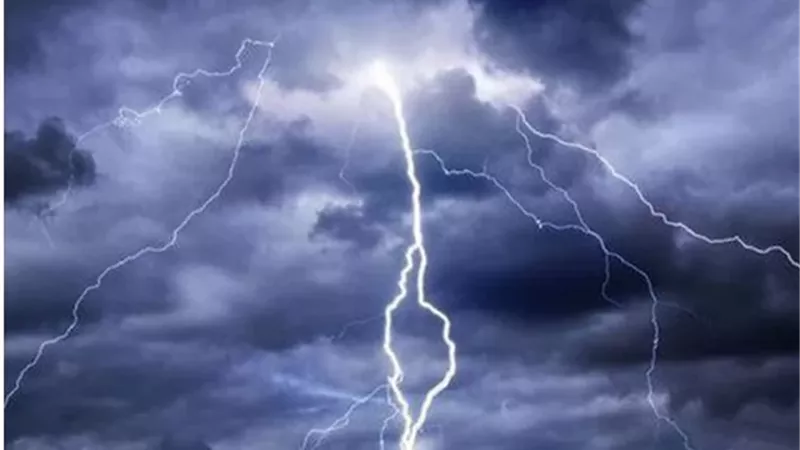 احذروا الخروج .. عواصف رعدية وسيول تضرب القاهرة والمحافظات