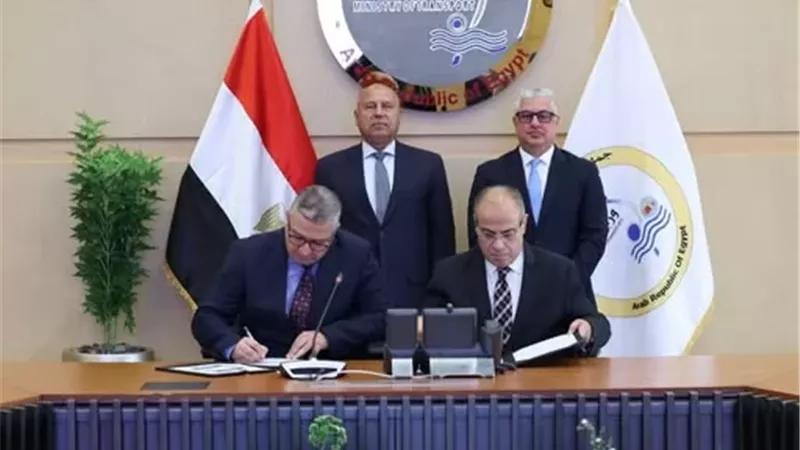 توقيع اتفاقيات بين شركة موانئ مصر والهيئة الاقتصادية لقناة السويس