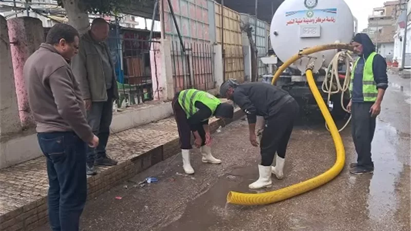 محافظ الدقهلية يتابع جهود الوحدات المحلية في رفع مياه الأمطار