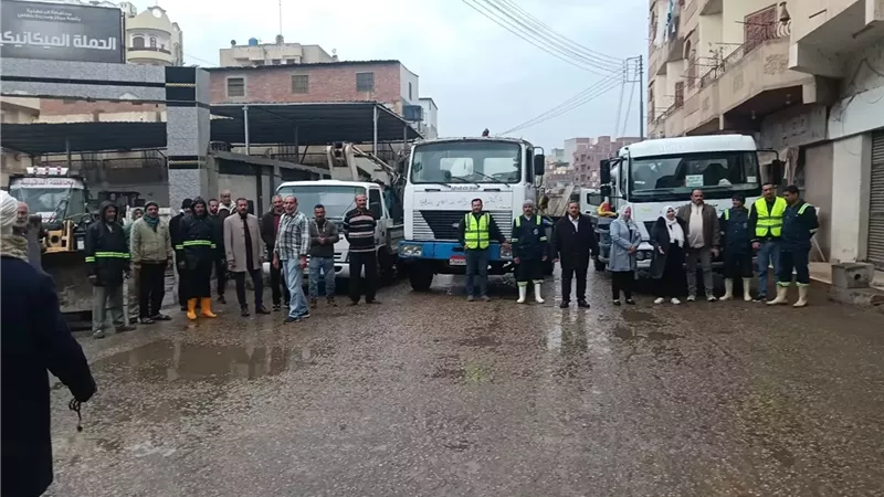 محافظ الدقهلية يتابع جهود الوحدات المحلية في رفع مياه الأمطار