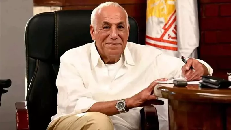 الزمالك يصدر بيانا رسميا عن حالة حسين لبيب الصحية
