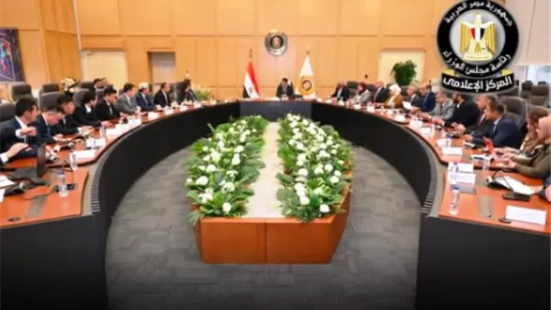 تعزيز التعاون الصناعي والاستثماري مع مجموعة «باوو» الصينية