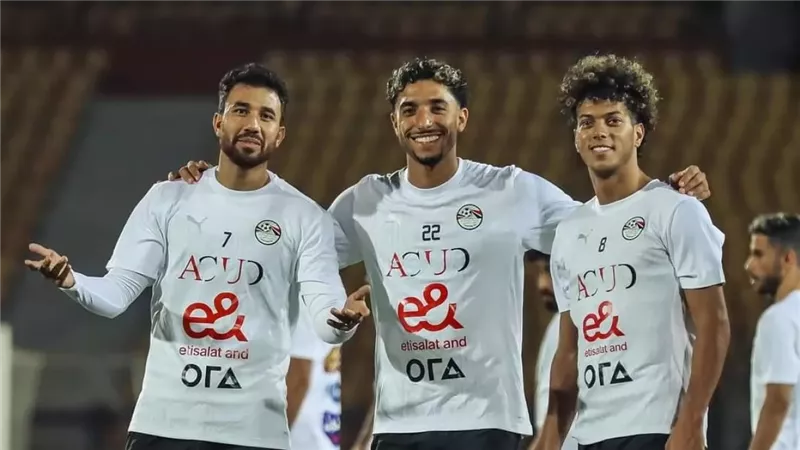 تريزيجيه ومرموش يقودان هجوم مصر أمام السعودية الليلة