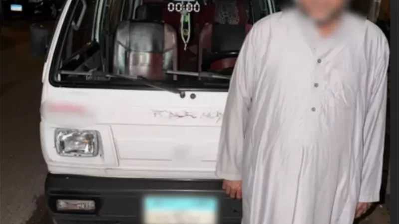 سقوط سائق سيارة 