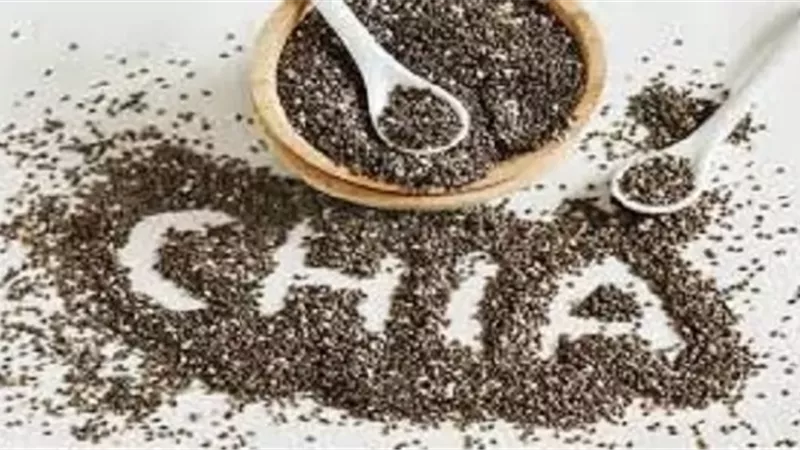 طبيب جهاز هضمي يحذر: 5 فئات يجب أن تتجنب بذور الشيا