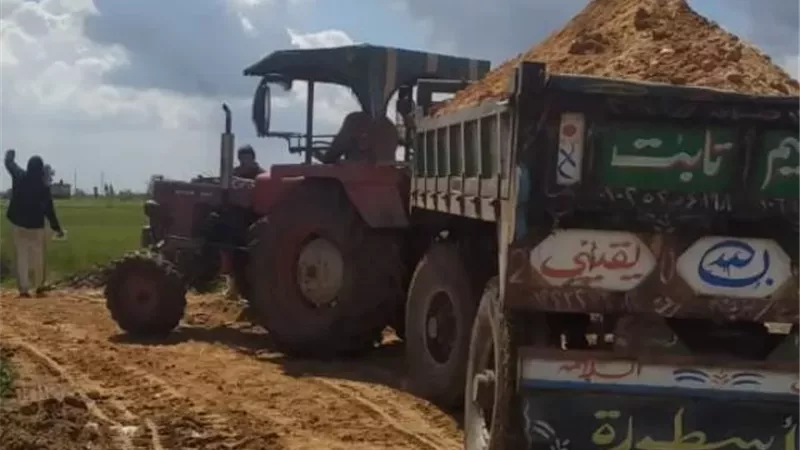 مكى يوجّه بتمهيد الطرق بقرى مراكز كفرالشيخ وتحسين حركة المواطنين