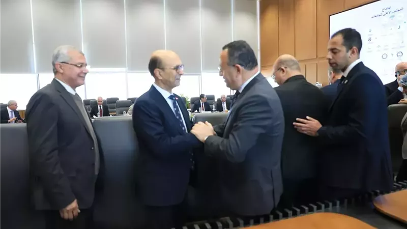 المنشاوي يشارك في اجتماع