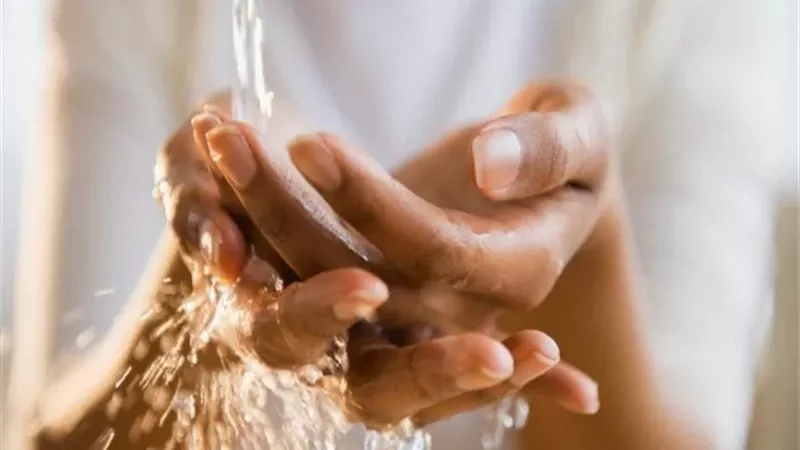 حكم الوضوء بماء المطر وفضله