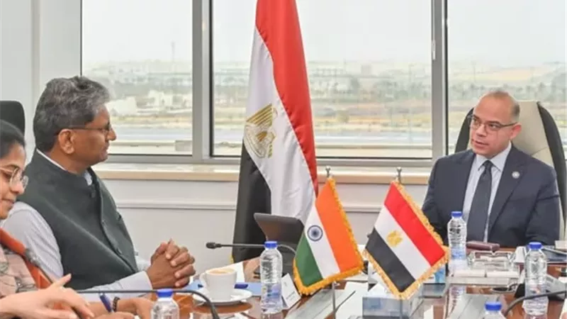 وزير الاستثمار يبحث مع السفير الهندي تعزيز الشراكة الاقتصادية
