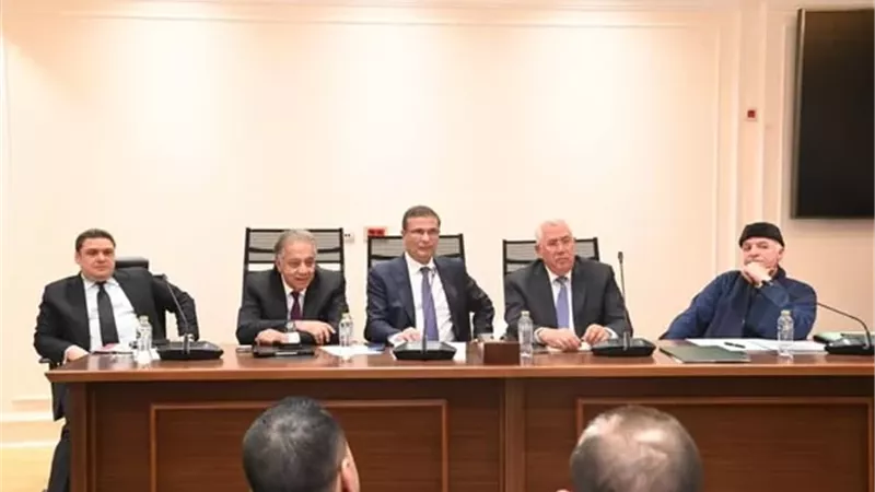 وزير الزراعة يستعرض خطة الأمن الغذائي: 5 ملايين طن قمح مستهدفة