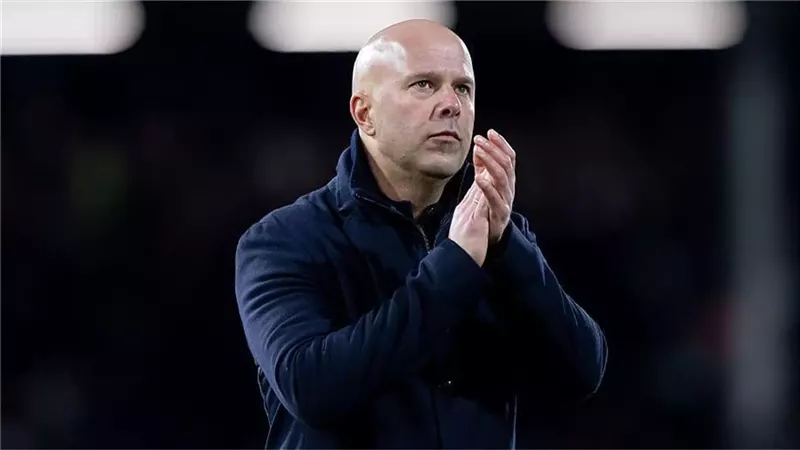 ليفربول يستقر على رحيل آرني سلوت.. ويحدد البديل