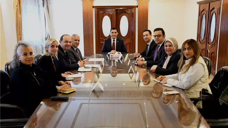 وزير الشباب والرياضة يلتقي الممثل الإقليمي لمنظمة الأغذية والزراعة (الفاو)