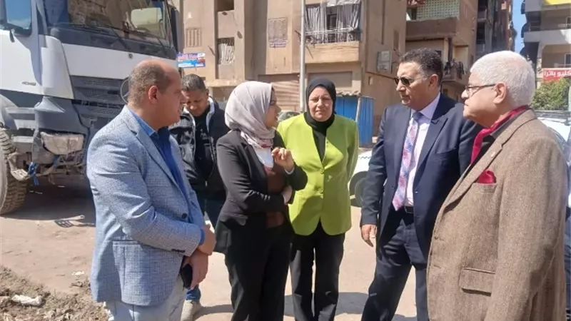 محافظ القليوبية يتابع تطهير ترعة الشرقاوية ويوجه بإنشاء كوبري مشاة لخدمة الطلاب