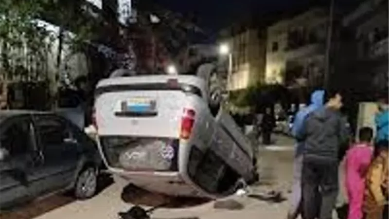 خلال تعليمها القيادة.. سيدة تصطدم بـ 3 سيارات فى دمياط