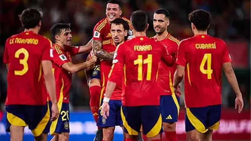 لا فوينتي يستقر علي تشكيل منتخب إسبانيا أمام الفراعنة اليوم