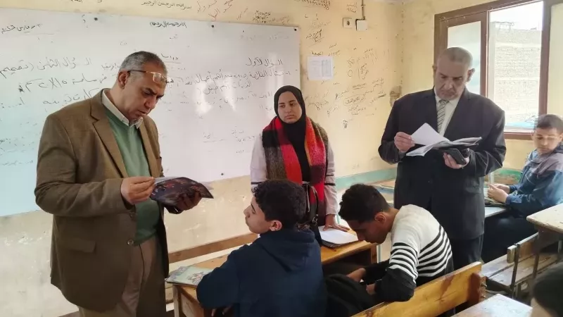 مدير تعليم القليوبية يتفقد مدارس طوخ ويؤكد: لا تهاون مع التقصير