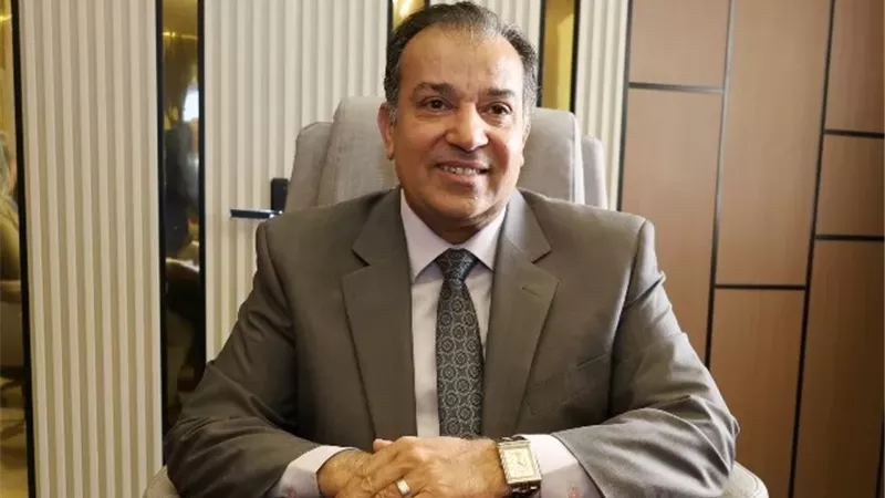 رئيس جامعة قنا يتابع التحول الرقمى للمعاملات المالية الخارجية