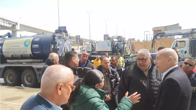 الصرف الصحي بالقاهرة :استمرار سحب مياه الأمطار بنطاق المحافظة